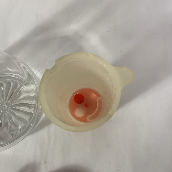 Vintage Glass Nut Spice Red Grinder Turnkey with Plastic Measuring Cup Lid - Picture 7 of 10